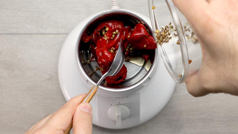 Malvani Fish Curry Paste Grinding