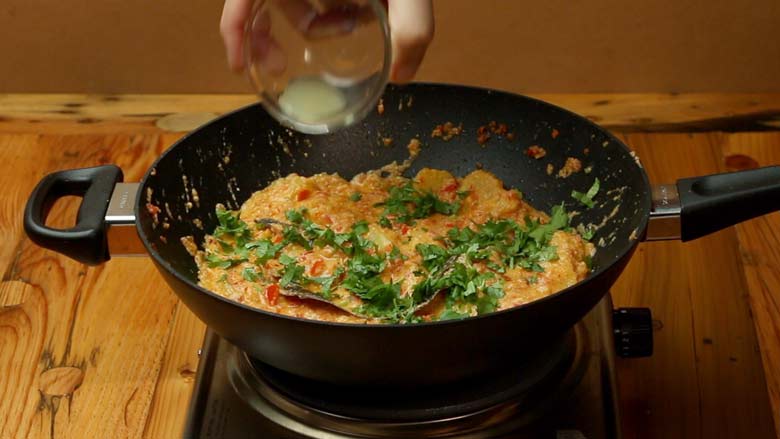 End with a bit of lime juice in aloo ka korma recipe