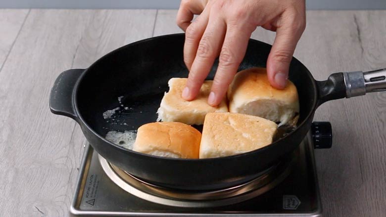Very lightly brown pao in butter - Keema Pav Recipe