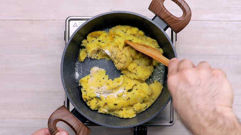Make potato mixture for batata vadas - Vada Pav Recipe
