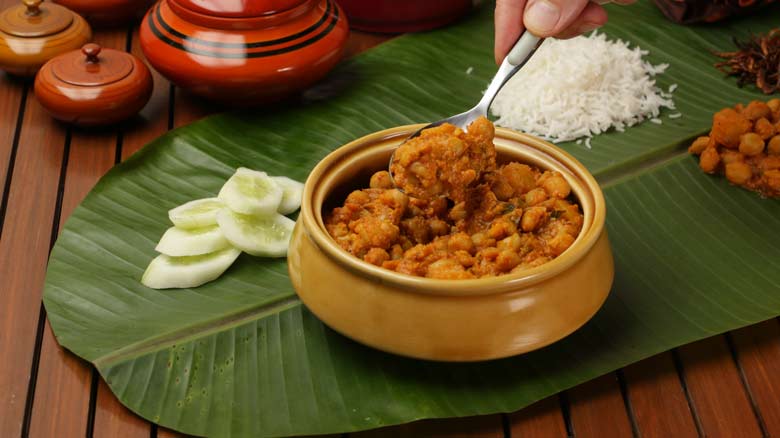 This dish will serve 4 as part of a larger meal - Chana Ghashi Recipe