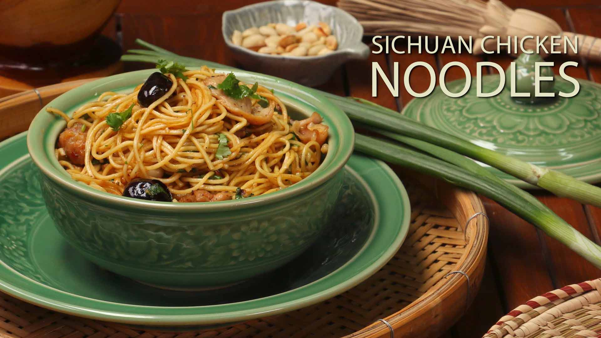Sichuan Chicken Noodles Recipe | Easy Chicken Chowmein | Szechuan Chicken Garlic Noodles