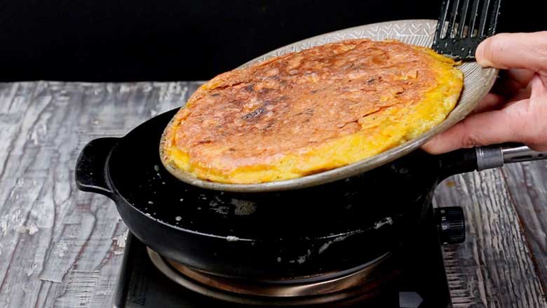 Spanish Omelette Recipe - Easy way to make spanish omelette - Yummefy Recipe