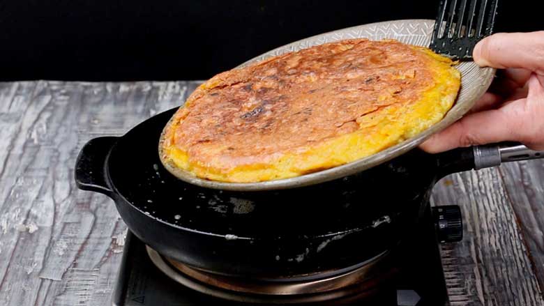 Spanish Omelette Recipe - Easy way to make spanish omelette - Yummefy