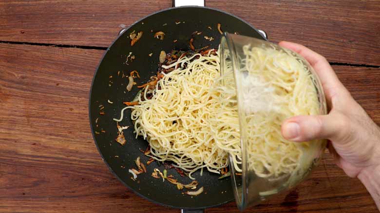 Tip in cooked hakka noodles - Veg Hakka Noodles Recipe