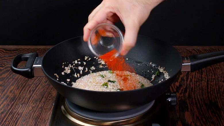 Heat oil and toss in mustard seeds, add onion, curry leaves, and sauté till golden brown. Add red chilli powder - Bhindi Curry Masala Gravy Recipe
