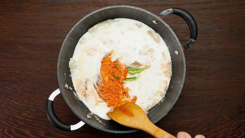 Combine rice flour with coconut milk and pour over the fish - Easy Pomfret Curry Recipe
