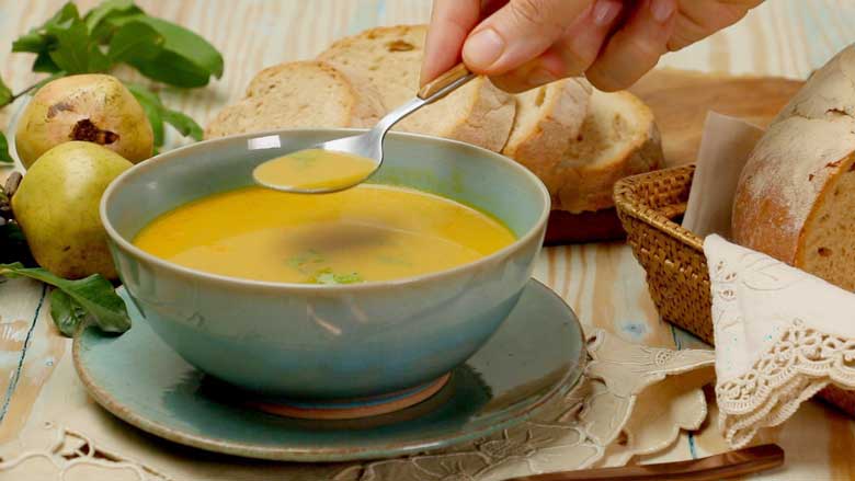 A bowl of this yummy Vegetarian Mulligatawny Soup (or dal soup as some call it) will be perfect right now - creamy, rich, packed with flavour, delicious, comforting, and deeply satisfying - Mulligatawny Soup Recipe