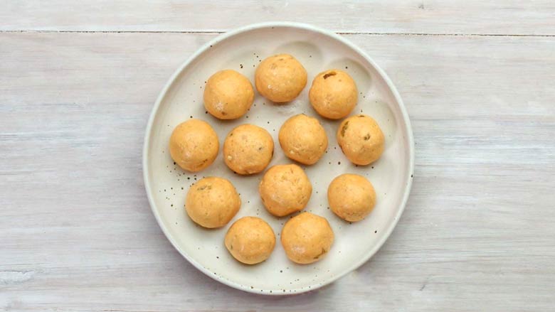 Make Koftas - Malai Kofta Recipe