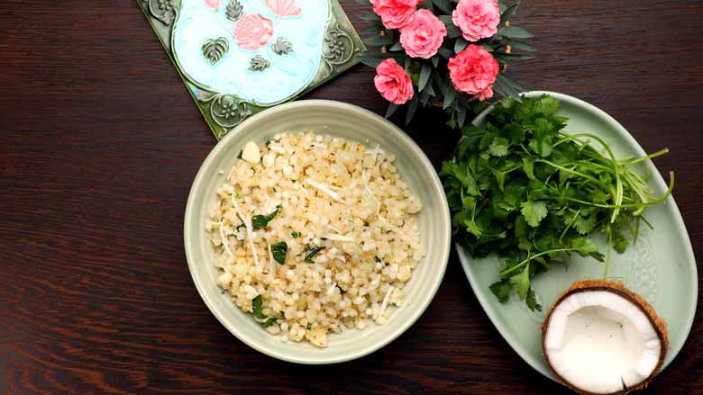 Serve sabudana khichdi hot - Sabudana Khichdi Recipe
