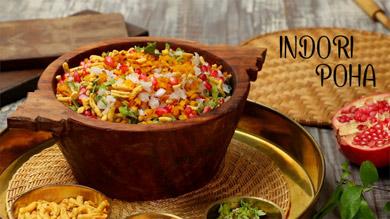 Indori Poha Recipe | Famous Street Style Breakfast Recipe
