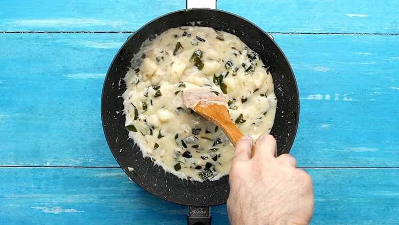 Dahi Aloo Recipe